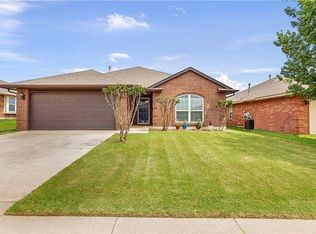 11705 SW 11th St, Yukon, OK 73099