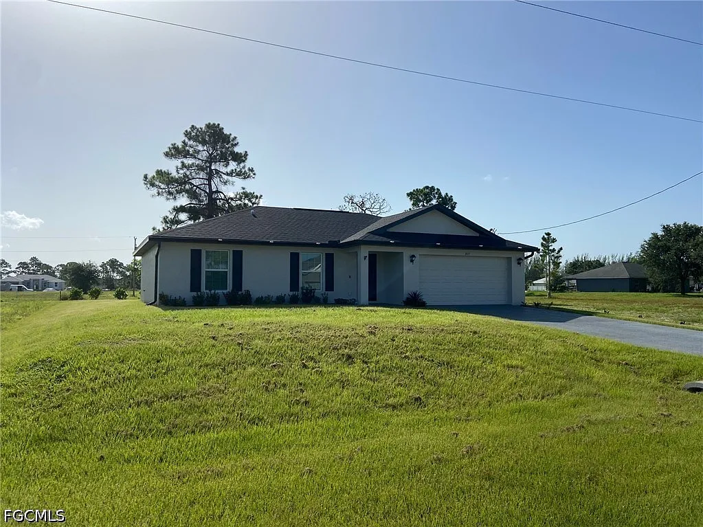 3 bed, 2.0 bath, 1286 sqft, $1,800 — Photo 2