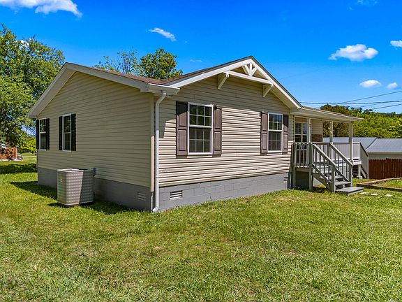 5th image of 360 Grandview Dr