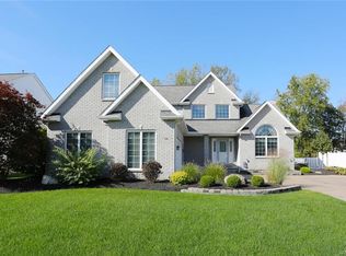 7366 Graydon Dr, North Tonawanda, NY 14120
