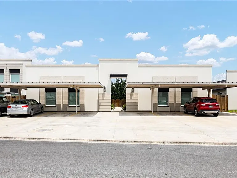 3802 N Robin Ave #3 — Photo 1