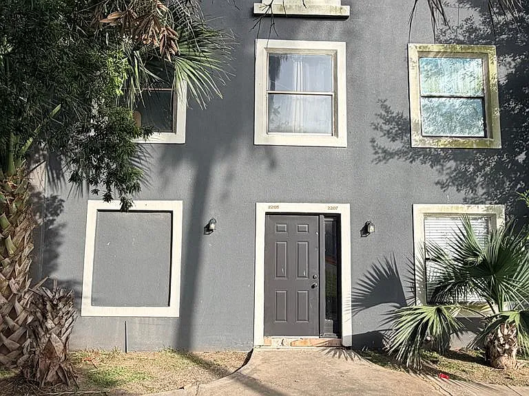 2205 El Dorado Ave — Photo 1