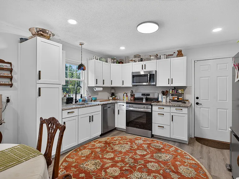 1315 Phyllis Dr — Photo 21