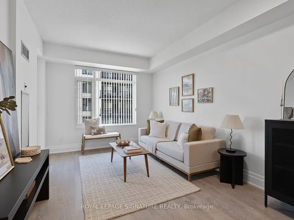 131 Upper Duke Cres #412, Markham, ON L6G 0C9