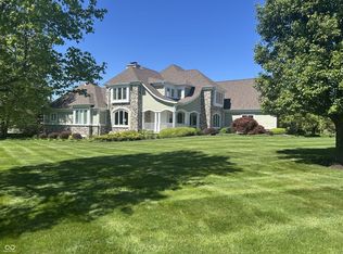 8 Shannon Rd, Zionsville, IN 46077