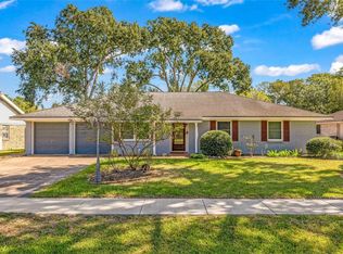 2015 West St, Rosenberg, TX 77471