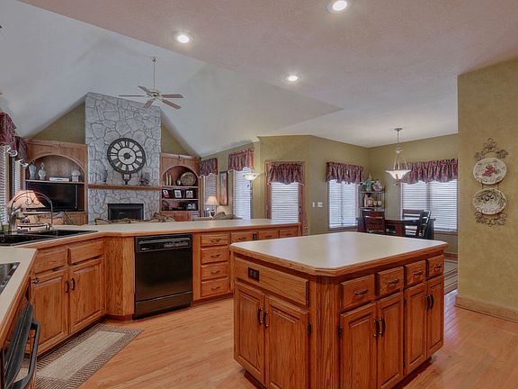 4th image of 6834 NW Monticello Ct