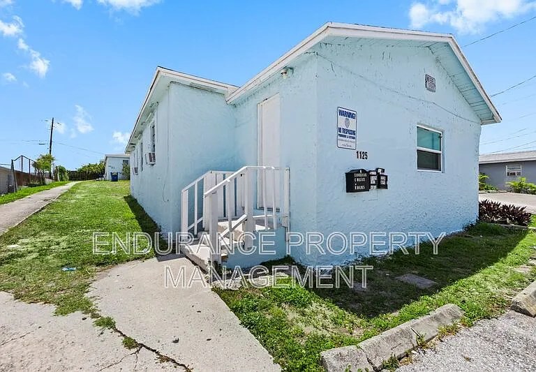 1125 W 28th St — Photo 1