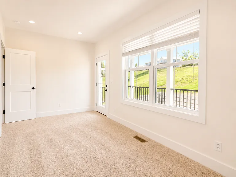1385 Meridian St — Photo 36