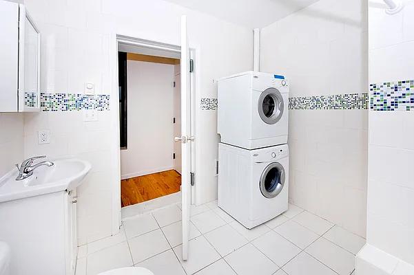 Rented by DYNY Inc | media 23