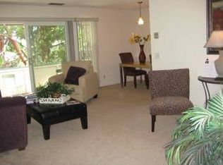 2468 W Bayshore Rd APT 6, Palo Alto, CA 94303