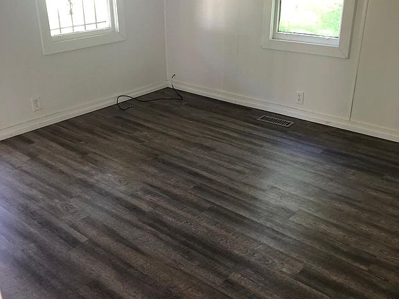 2nd image of 2042 Island Home Ave