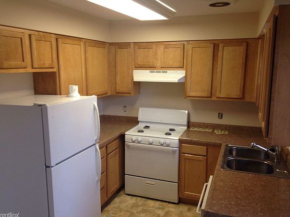 3rd image of 3729 Oakland Dr APT 4