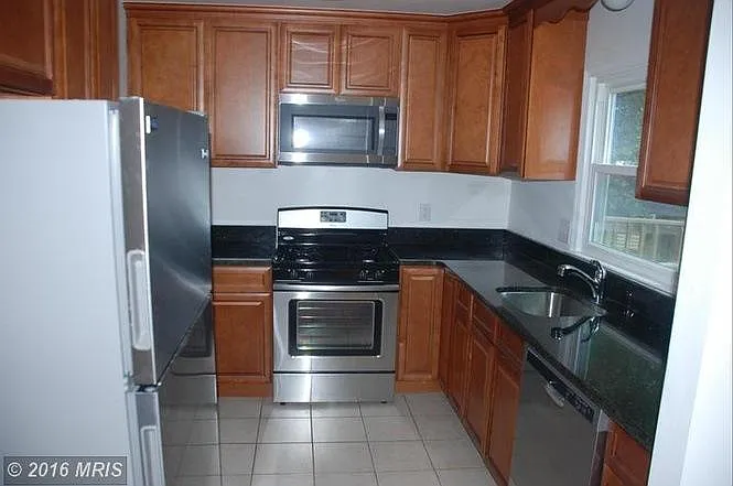 3005 Hickory Grove Ct