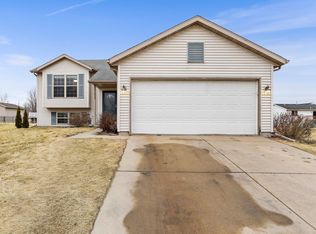 455 Sugar Ave, Belleville, WI 53508
