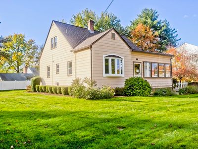 68 7th Ave, Chicopee, MA, 01020