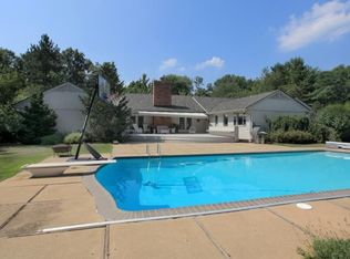71 Post Kennel Rd, Far Hills, NJ 07931