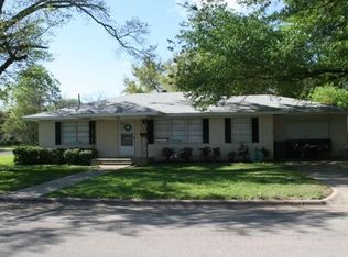 905 E 18th St, Cameron, TX 76520