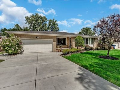 55 Mapleleaf Dr, Williamsville, NY, 14221