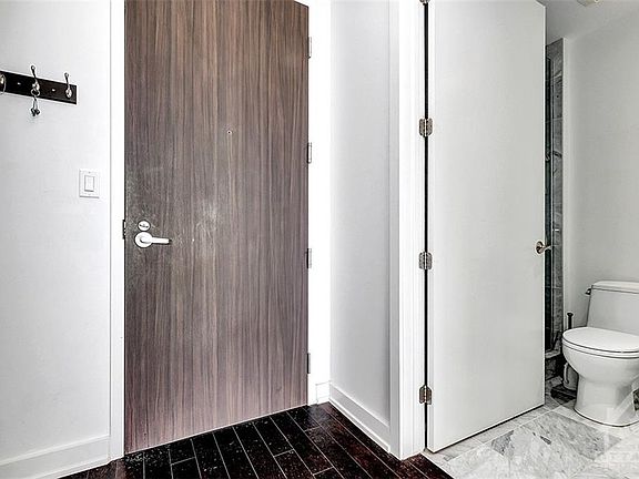 4th image of 111 Champagne Ave S #1510
