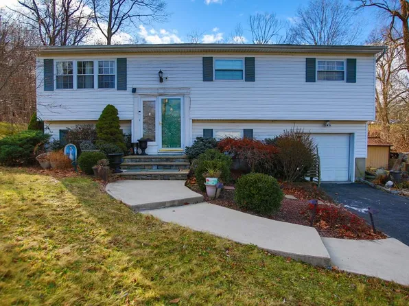 49 Surrey Road, Chester, NY 10918