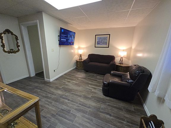 4th image of 1 College Ave