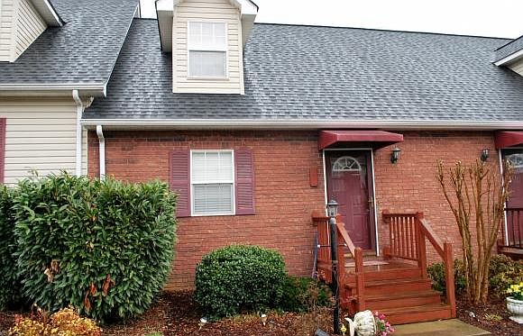 1st image of 303 Hallbrook Dr