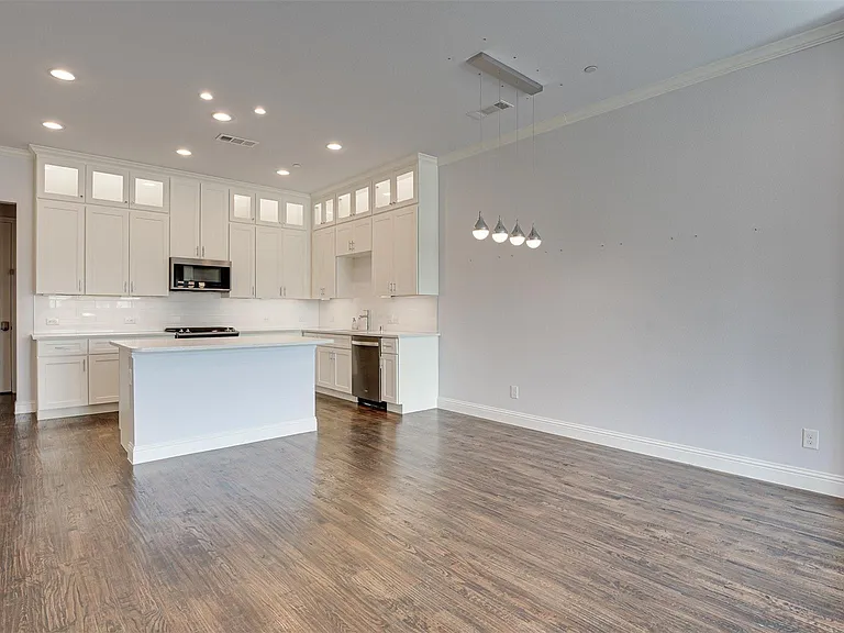 8447 Jacobs St — Photo 10