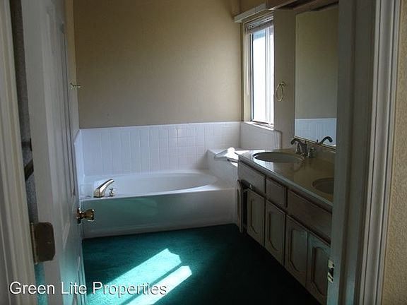 4th image of 8525 Thornbury Dr