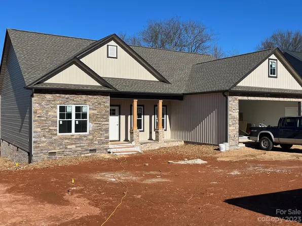 4948 Southview Dr, Hickory, NC 28602