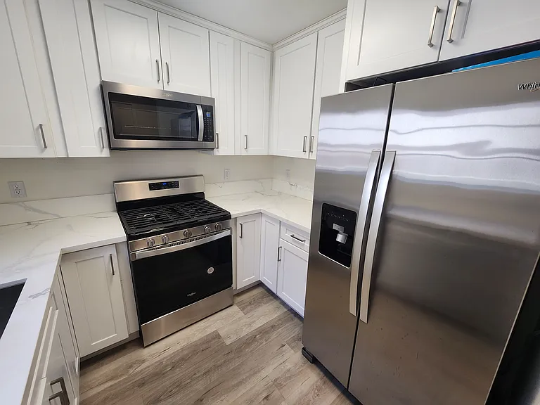 1118 N Kenmore Ave #2 — Photo 5
