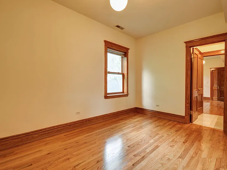 3920 N Janssen Ave #3 — Photo 9