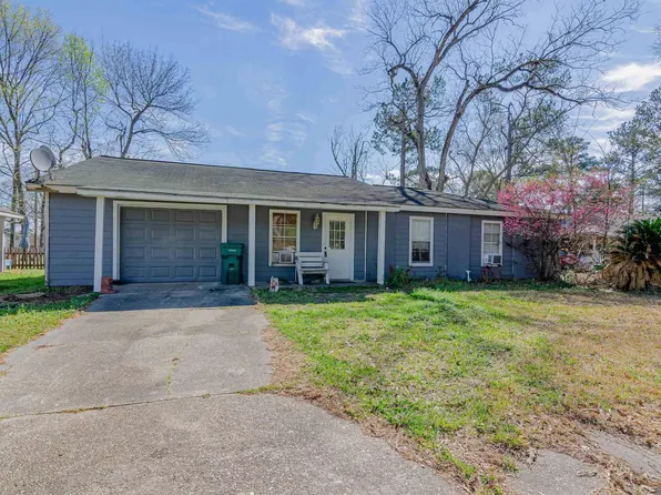 30700 Country Club Ln, Denham Springs, LA 70726