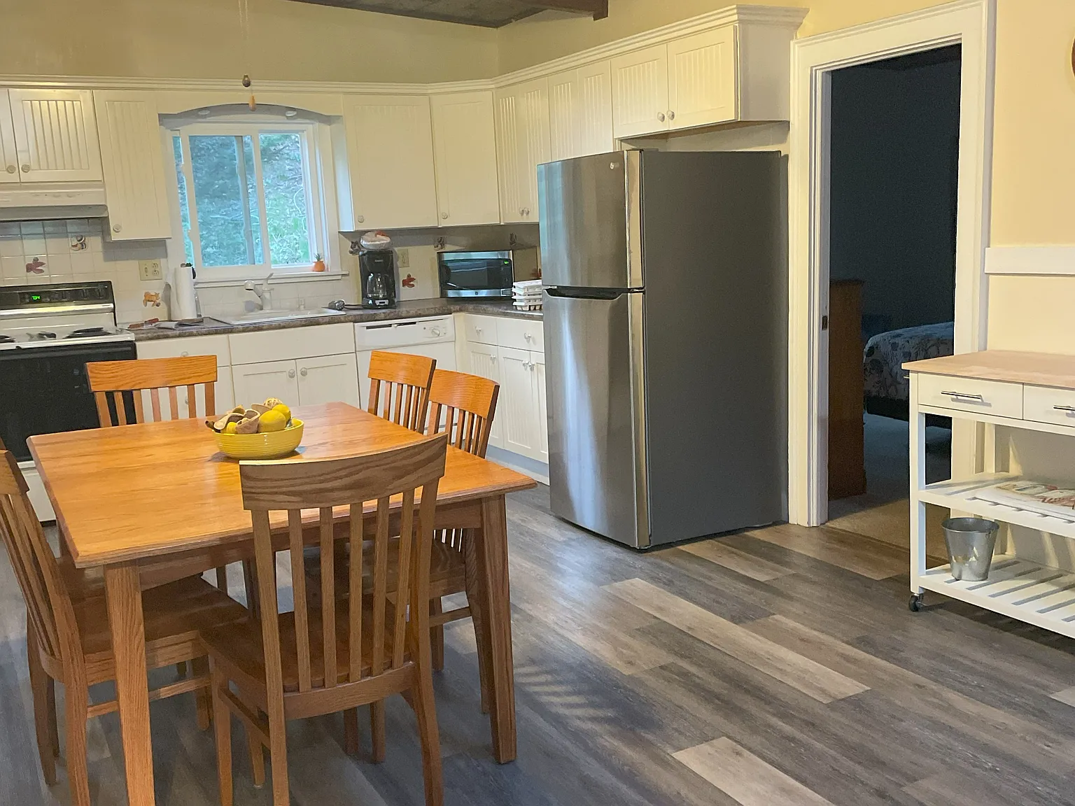 3 bed, 1156 sqft, $3,200 — Photo 3