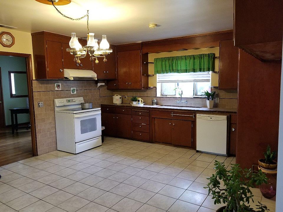 2nd image of 4903 Doyle Rd