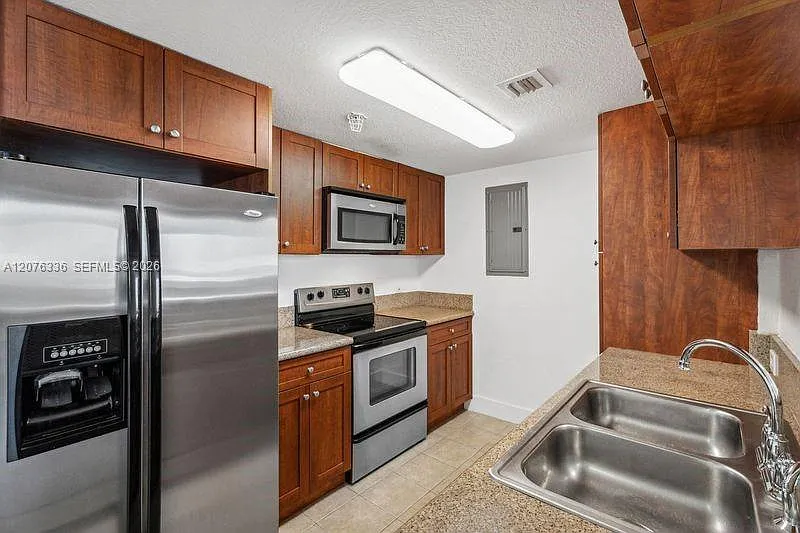 Havana Lofts Condo — Photo 4