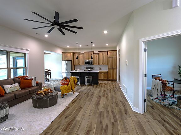 2nd image of 245 Rosewood Ct