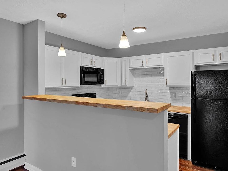 1st image of 4812 Chalet Dr APT 11