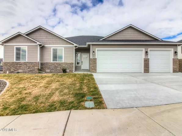 404 N 90th Ave, Yakima, WA 98908