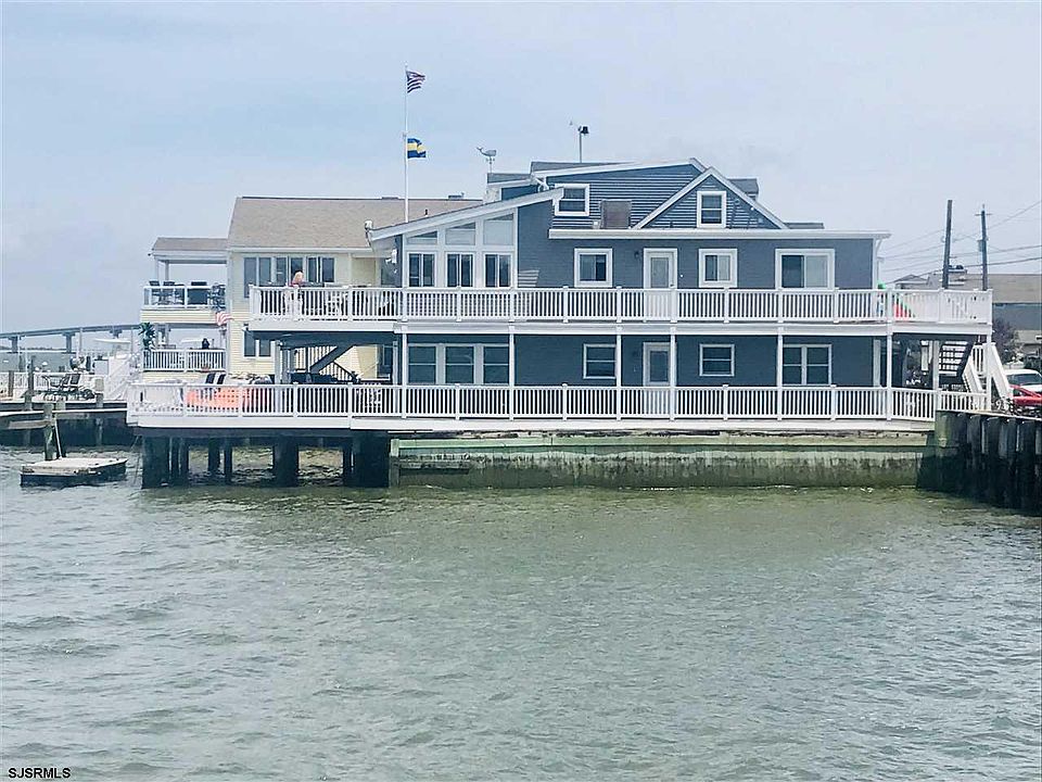 1st image of 46 Bay Ave #2