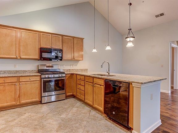 3rd image of 1592 W Southfield Cir #52