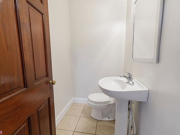5th image of 315 Etna St