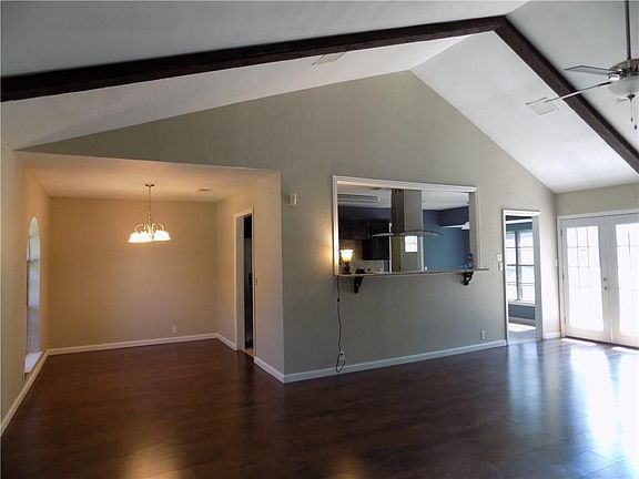 5th image of 336 Suttonwood Dr