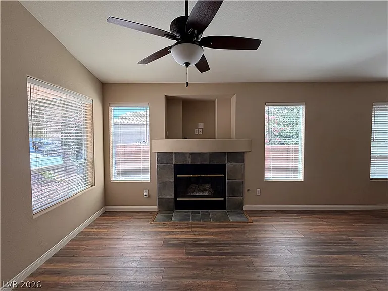 212 Horizon Peak Dr — Photo 6