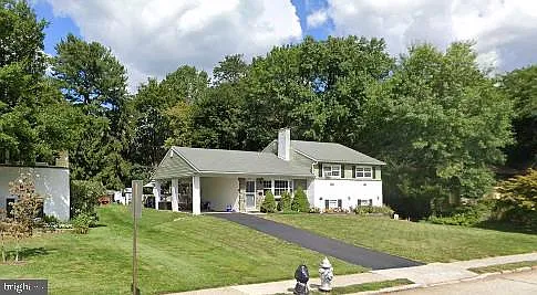 618 Crossfield Rd photo 1