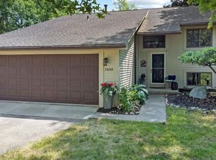 1400 Valley View Ln, Milford, MI 48381