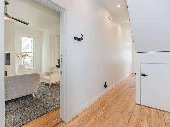 2nd image of 2810 Griffin Ave #2