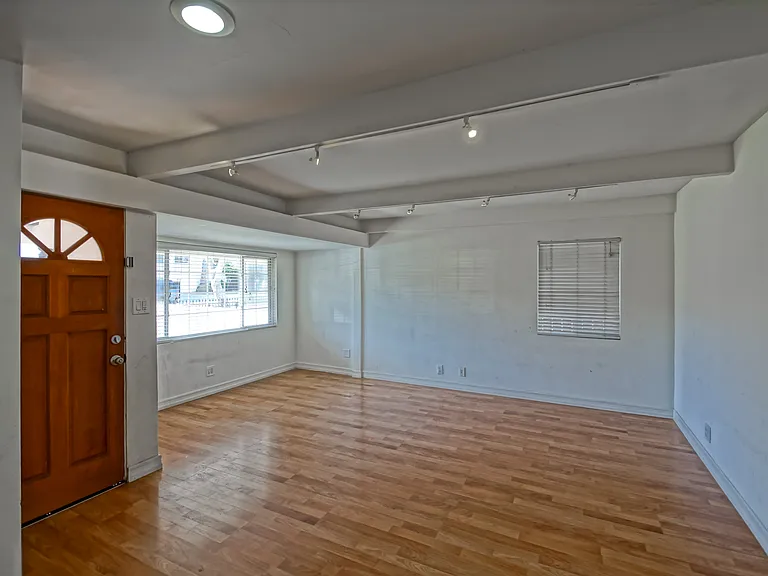 4541 W 172nd St #1A — Photo 35