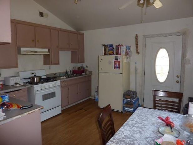 2nd image of 1666 Klauber Ave