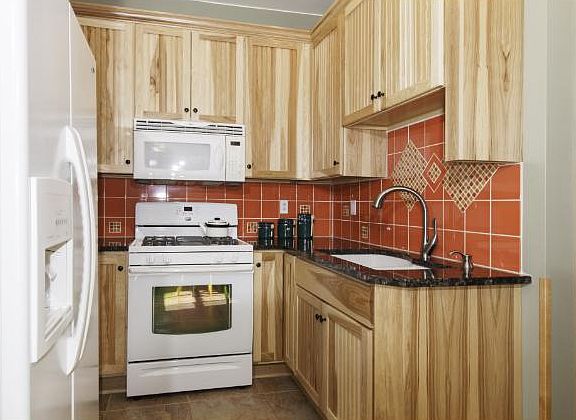 5th image of 2539 Polk St NE